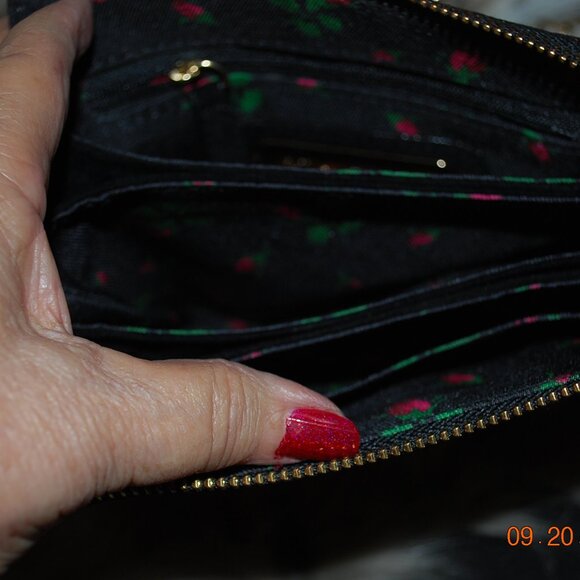 Betsey Johnson Elegant New Bag with gold color Chain - Picture 8 of 8